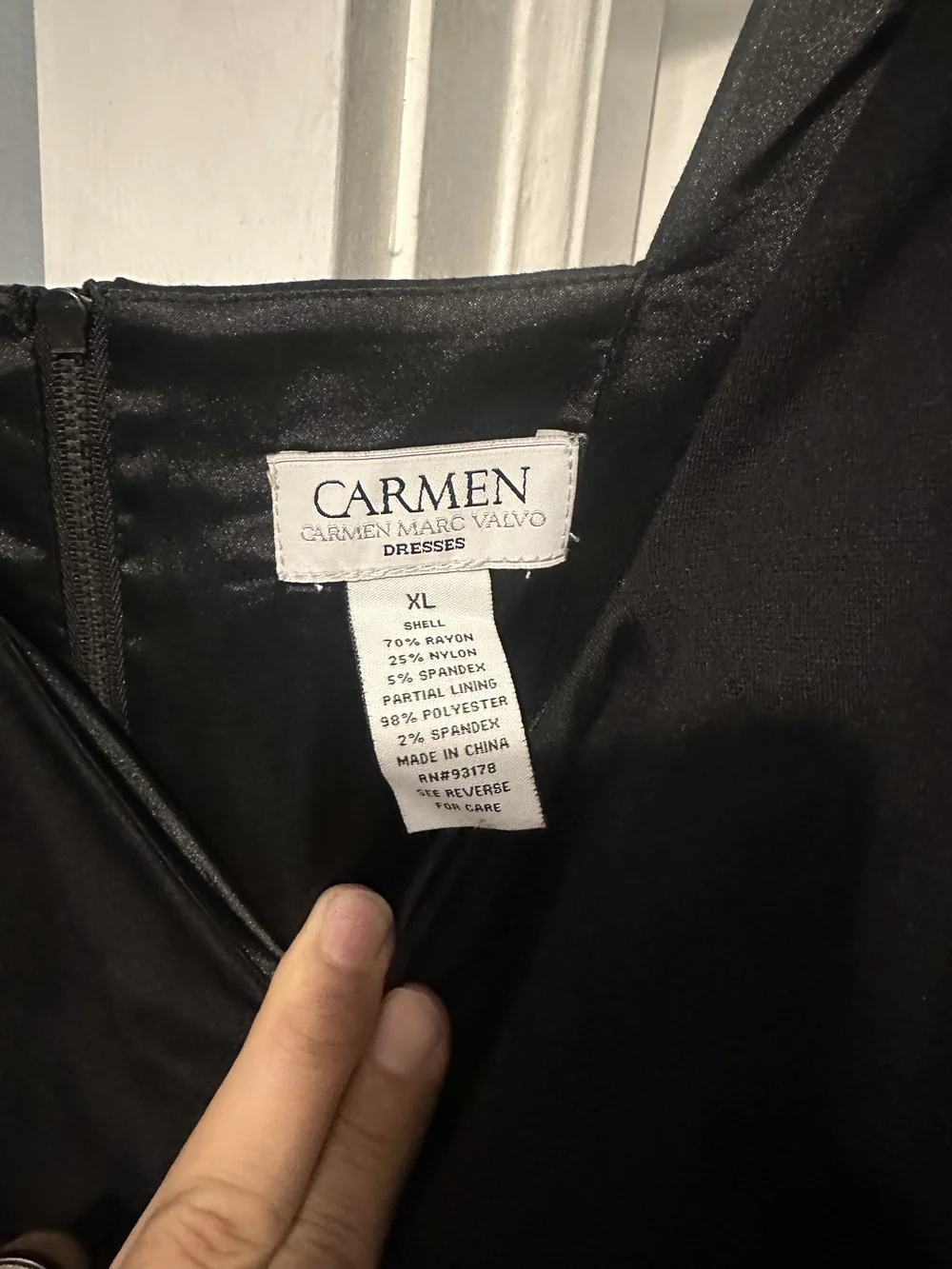 Carmen Marc Valvo Black Peplum Cocktail Dress with Square Neckline - Picture 4 of 4